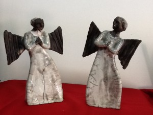 Les anges en Raku, émailler et cuit Les anges en Raku , émaillés et cuit